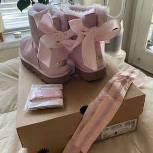 Women’s Pink Ugg Boots (Mini Bailey Bow II Boot)